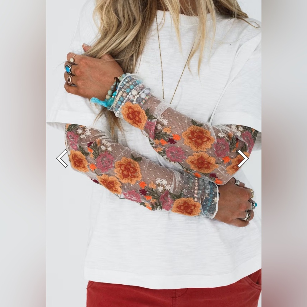 Three Bird Nest Kindred Floral Embroidered Top BNWT - Small